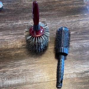 Phillips Brush Monster Vent 2 (4.5" diameter) and Vectra round brush (2 inch)